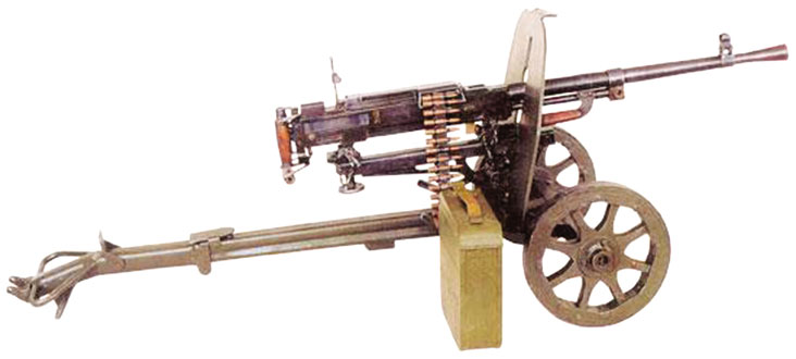 ><p>Одной из этих мер явилась стандартизация калибров стрелкового вооружения в 1928 году.</p><p> Основным калибром для стрелкового оружия Красной Армии был выбран калибр 7,62 мм.</p><p> Таким образом, все оружие от револьвера до станкового пулемета имело один калибр, что позволяло на одних и тех же станках производить стволы для всех видов стрелкового оружия. Причем отбракованные стволы для винтовок и пулеметов могли быть использованы для производства стволов для пистолетов, револьверов и пистолетов-пулеметов. Это значительно упрощало и удешевляло производство оружия.</p>