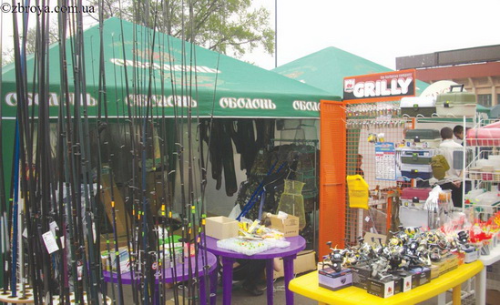 > <p>Несмотря на небольшое количество участников, публике были широко представлены товары многих фирм-производителей рыболовного и туристического снаряжения.</p><p> Согрело душу разнообразие ножей на стенде представителей ТМ 